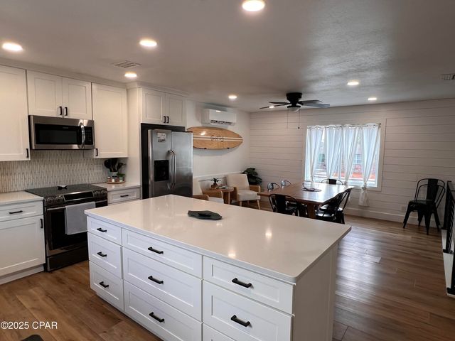 8208 Sunset Avenue, Panama City, FL 32408