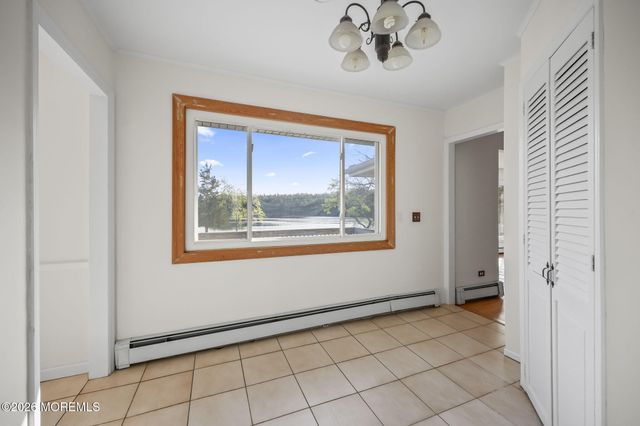 208 Lakeview Court, Forked River, NJ 08731