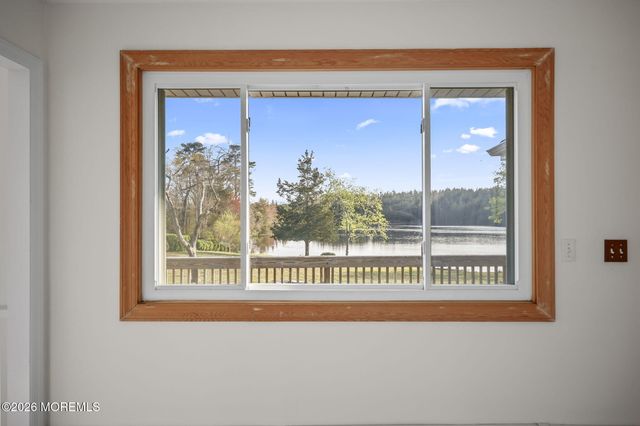 208 Lakeview Court, Forked River, NJ 08731