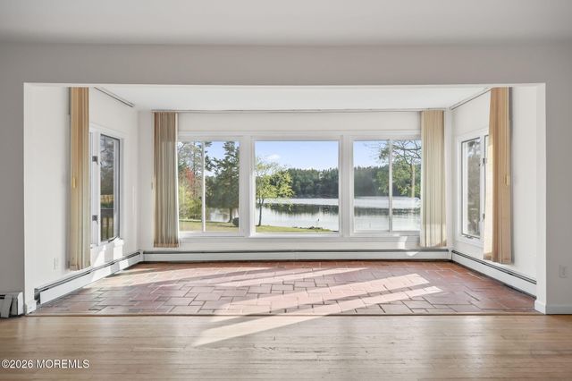 208 Lakeview Court, Forked River, NJ 08731