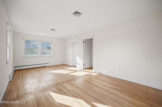 208 Lakeview Court, Forked River, NJ 08731