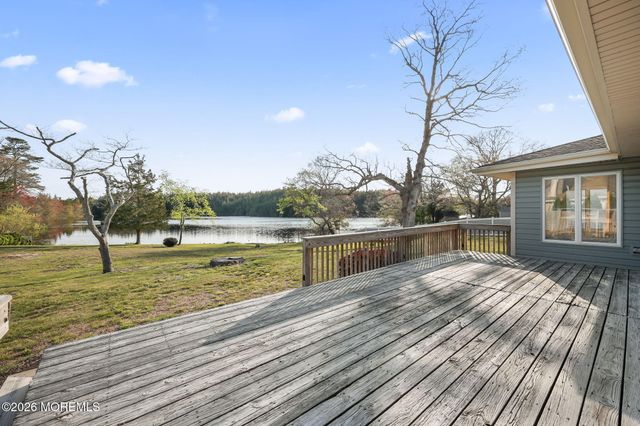 208 Lakeview Court, Forked River, NJ 08731