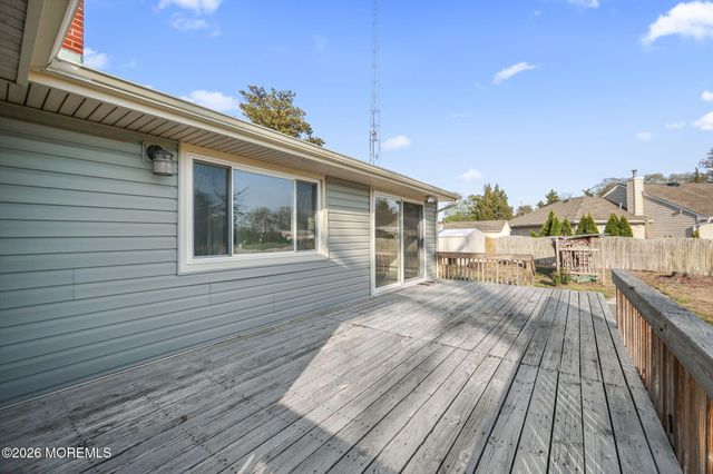 208 Lakeview Court, Forked River, NJ 08731
