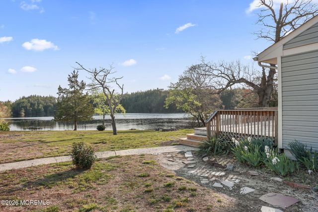 208 Lakeview Court, Forked River, NJ 08731