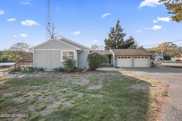 208 Lakeview Court, Forked River, NJ 08731