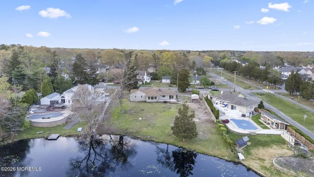 208 Lakeview Court, Forked River, NJ 08731
