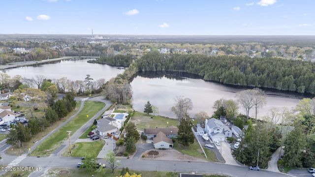 208 Lakeview Court, Forked River, NJ 08731