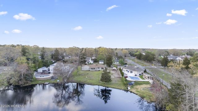 208 Lakeview Court, Forked River, NJ 08731