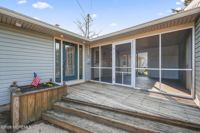 208 Lakeview Court, Forked River, NJ 08731