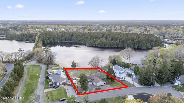 208 Lakeview Court, Forked River, NJ 08731