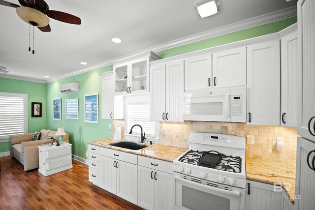 12143 Gateway Drive, Elberta, AL 36530