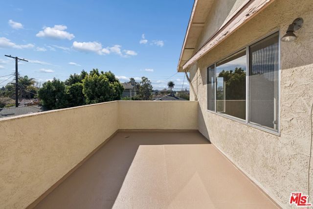 4109 Beethoven Street, Los Angeles, CA 90066