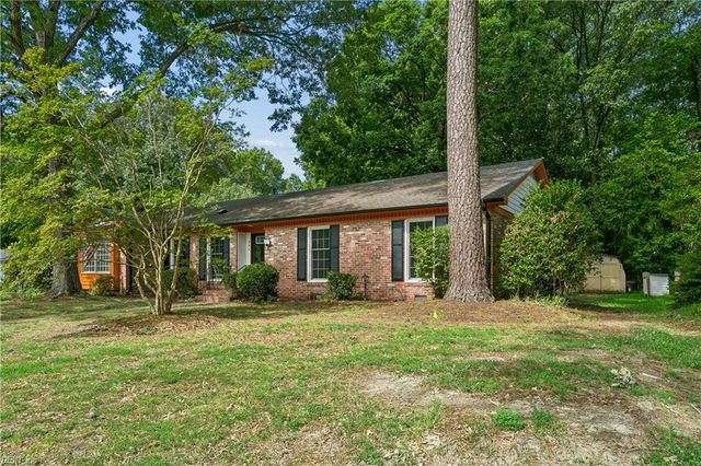 682 Village Green Parkway PW, Newport News, VA 23602