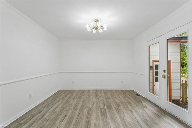 682 Village Green Parkway PW, Newport News, VA 23602