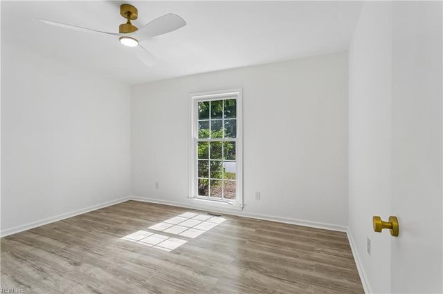 682 Village Green Parkway PW, Newport News, VA 23602