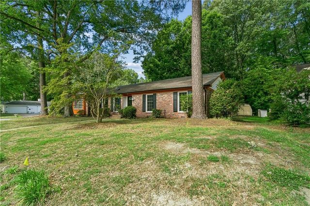 682 Village Green Parkway PW, Newport News, VA 23602