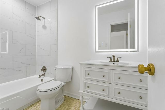 682 Village Green Parkway PW, Newport News, VA 23602