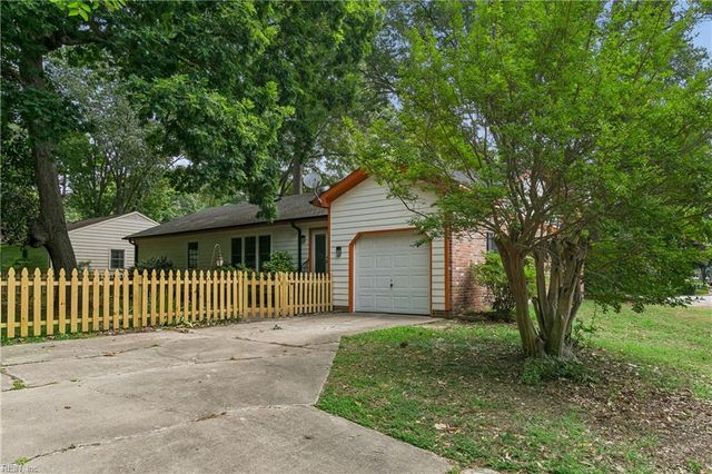 682 Village Green Parkway PW, Newport News, VA 23602