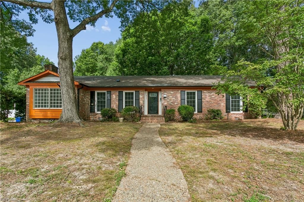 682 Village Green Parkway PW, Newport News, VA 23602