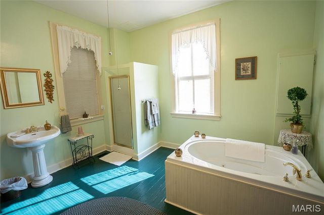 415 E 1st Street, Hermann, MO 65041