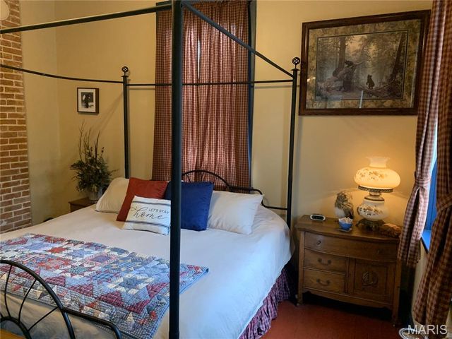 415 E 1st Street, Hermann, MO 65041