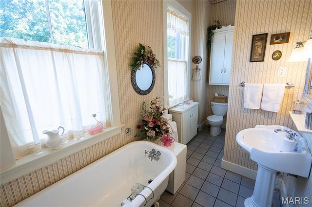 415 E 1st Street, Hermann, MO 65041