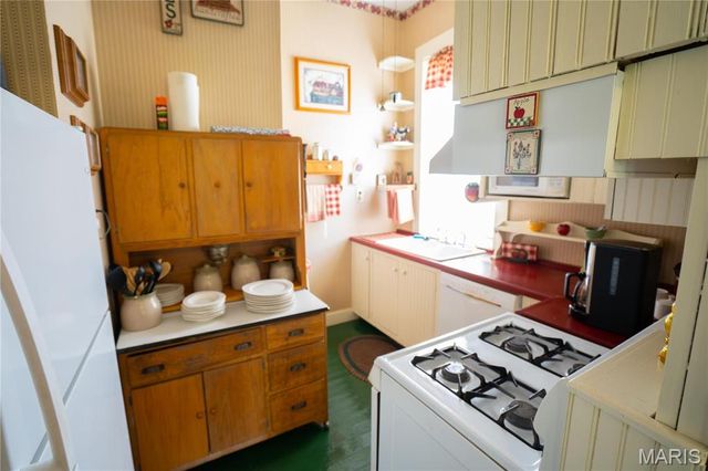 415 E 1st Street, Hermann, MO 65041