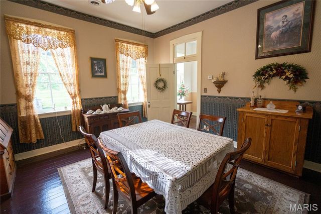 415 E 1st Street, Hermann, MO 65041