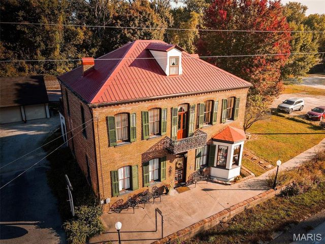 415 E 1st Street, Hermann, MO 65041