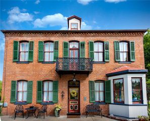 415 E 1st Street, Hermann, MO 65041