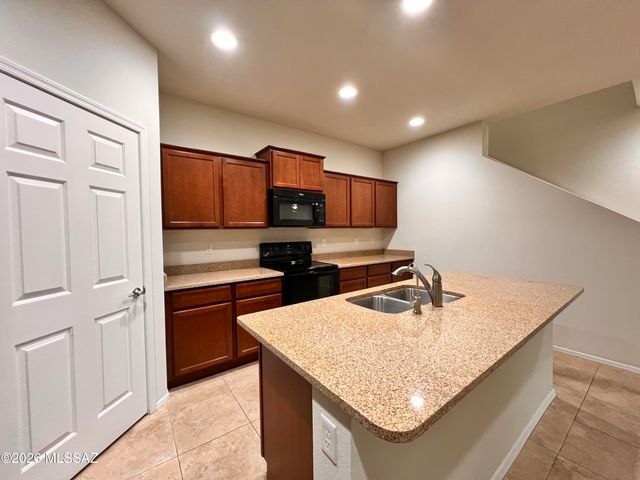 11008 E Midnight Moon Lane, Tucson, AZ 85747