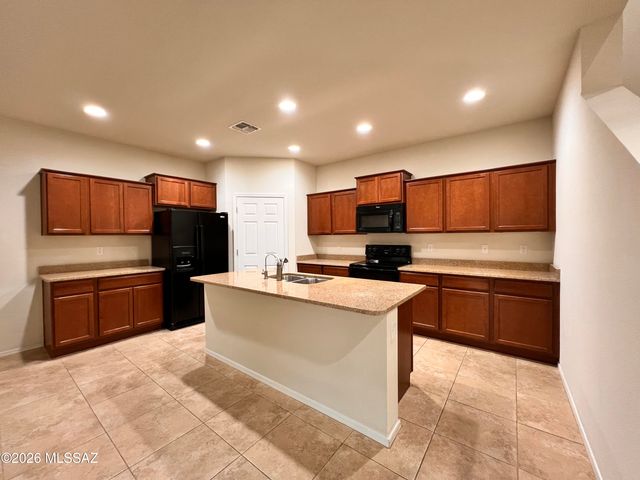 11008 E Midnight Moon Lane, Tucson, AZ 85747