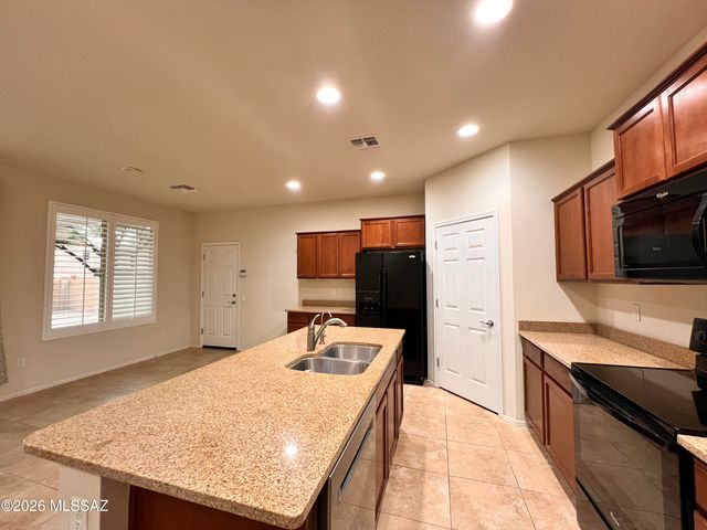 11008 E Midnight Moon Lane, Tucson, AZ 85747