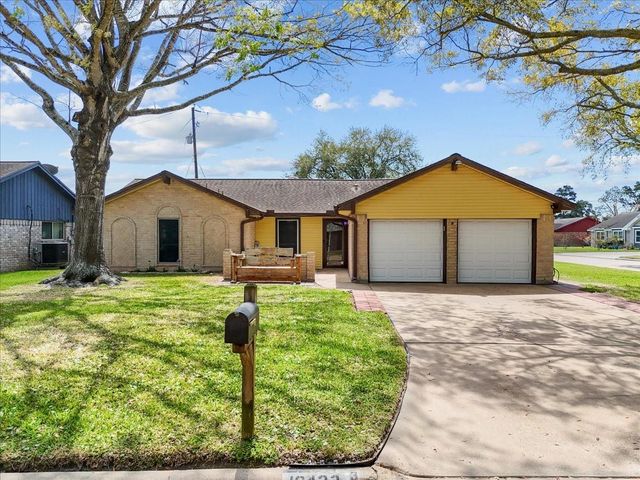 12423 A Bar Dr, Santa Fe, TX 77510