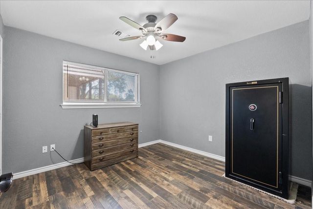 12423 A Bar Dr, Santa Fe, TX 77510