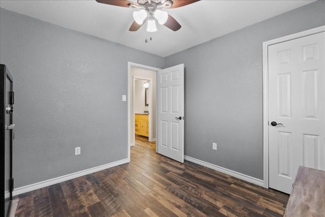 12423 A Bar Dr, Santa Fe, TX 77510