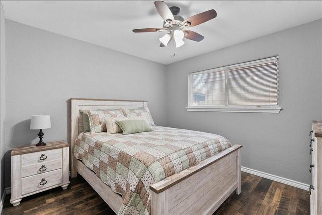 12423 A Bar Dr, Santa Fe, TX 77510