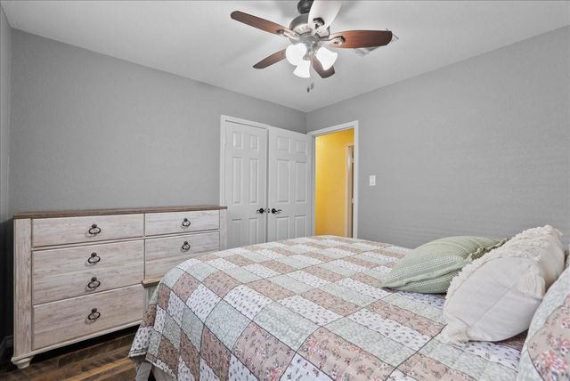 12423 A Bar Dr, Santa Fe, TX 77510