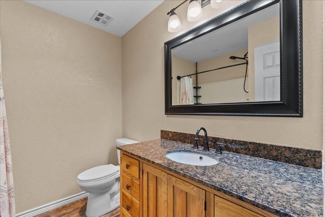 12423 A Bar Dr, Santa Fe, TX 77510