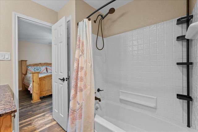 12423 A Bar Dr, Santa Fe, TX 77510