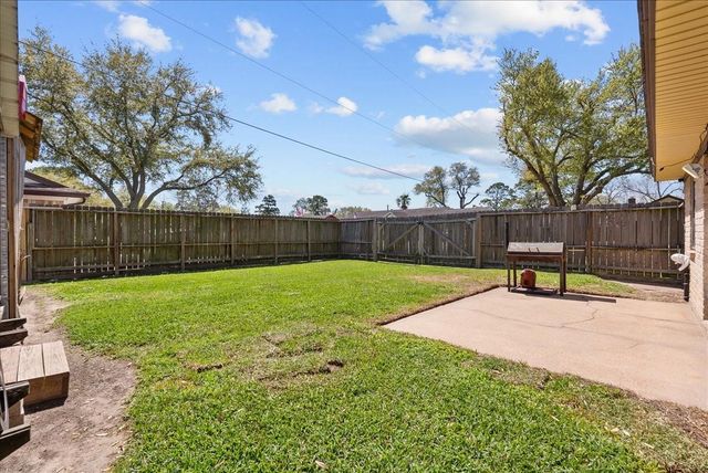 12423 A Bar Dr, Santa Fe, TX 77510