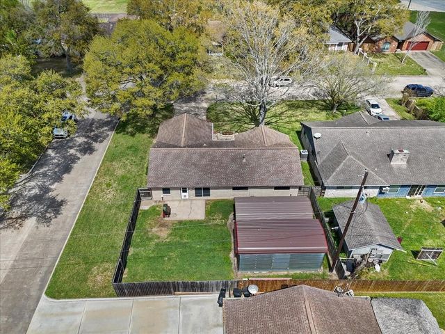 12423 A Bar Dr, Santa Fe, TX 77510