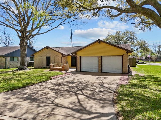 12423 A Bar Dr, Santa Fe, TX 77510