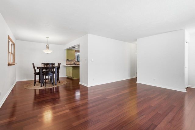 N1914 Wedgewood DRIVE, La Crosse, WI 54601