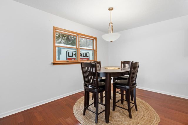 N1914 Wedgewood DRIVE, La Crosse, WI 54601