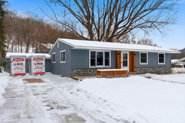 N1914 Wedgewood DRIVE, La Crosse, WI 54601