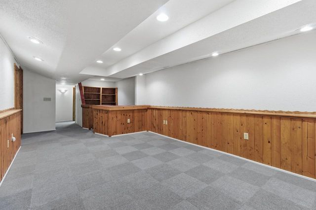 N1914 Wedgewood DRIVE, La Crosse, WI 54601