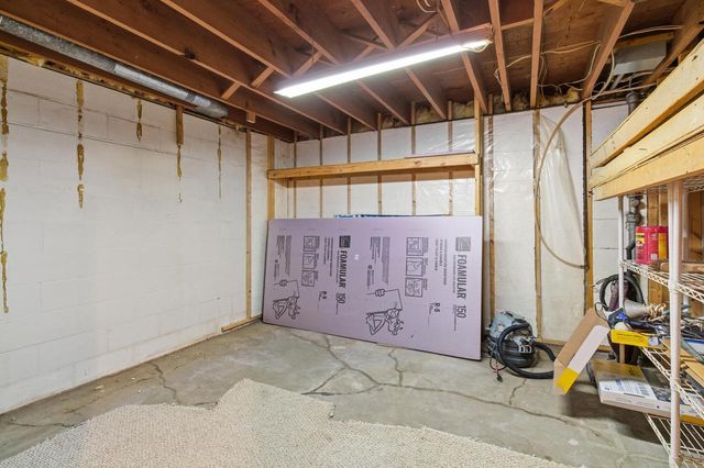 N1914 Wedgewood DRIVE, La Crosse, WI 54601