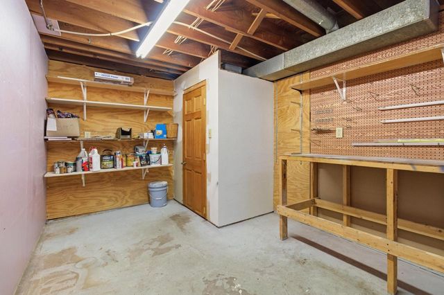 N1914 Wedgewood DRIVE, La Crosse, WI 54601