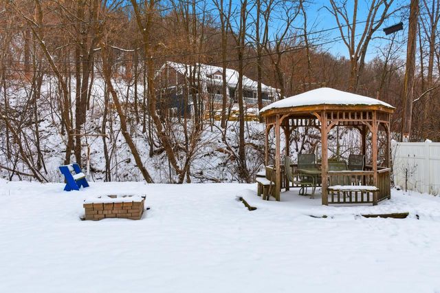 N1914 Wedgewood DRIVE, La Crosse, WI 54601